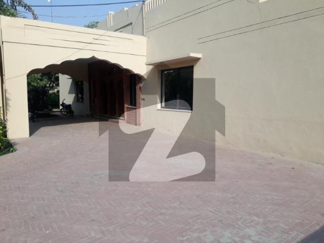4 Kanal 15 Marla Old House for Sale in Model Town J Block Model Town Block J