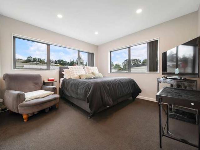 4 Kearney Place, Massey, Waitakere City