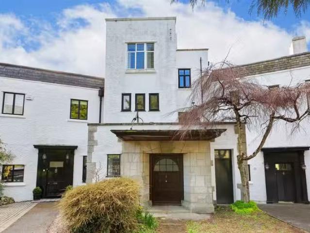 4 Kilteragh Pines, Foxrock, Dublin 18