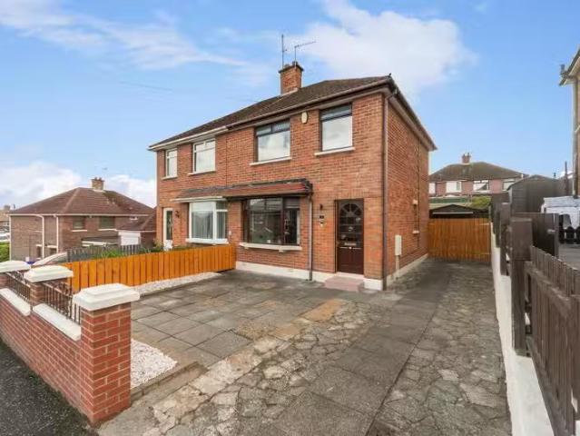 4 Lyndhurst Grove