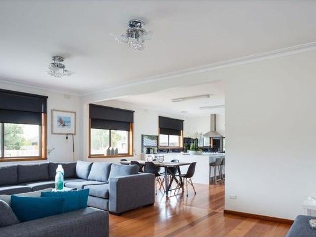 4 Large Bedroom Home with Double Garage