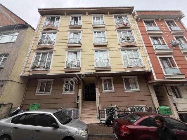 4 Levent Çeliktepe De Satılık 2+1 Arakat Genç Bina Metroya 8 Dk