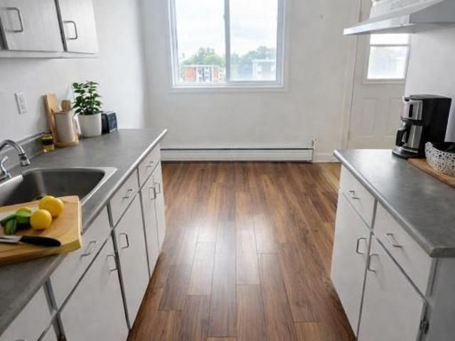4 ½ LIBRE À PARTIR DU 1ER SEPTEMBRE CHARLESBOURG