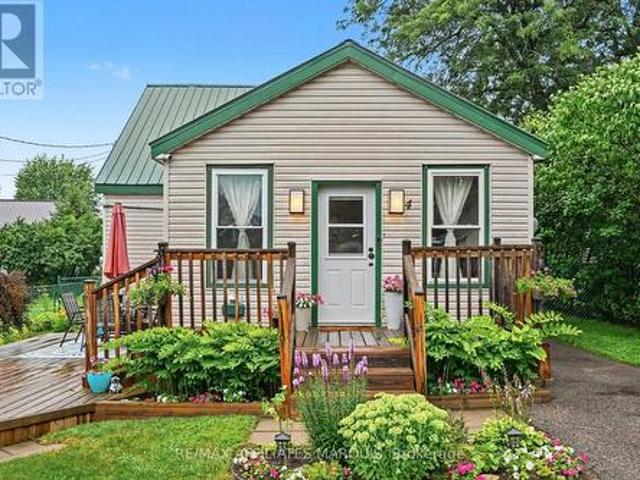 4 Lorne Street, Smiths Falls, ON, K7A 3K5 house for sale | Listing ID X13617 | Royal LePage
