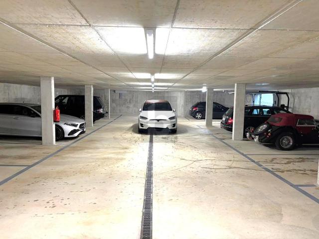 4 PARKPLÄTZE, INVESTORENMÖGLICHKEIT