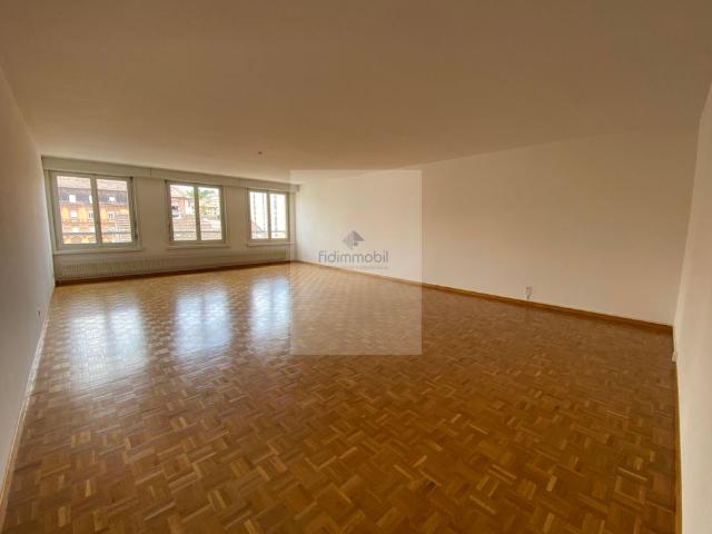 Apartment 144m2 for rent for residential or office use