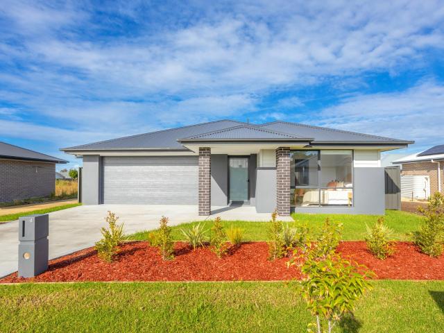 4 Peony Avenue, Old Bar NSW