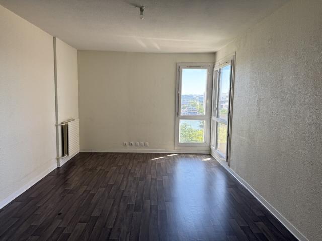 4 pièces · 77.83 m²