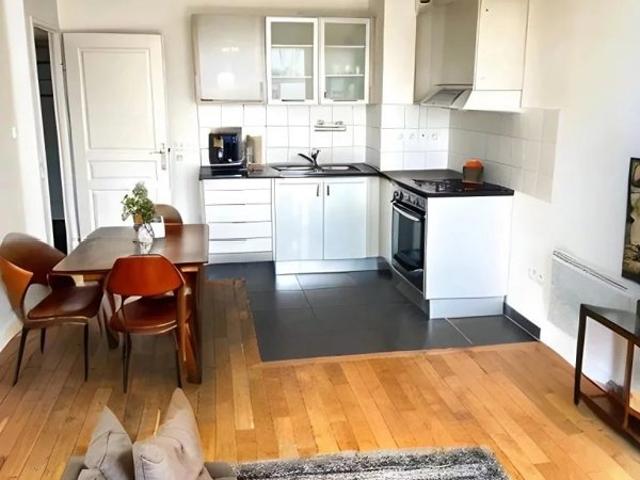 4 PIECES 75m2 DERNIER ETAGE BALCON VUE PARIS