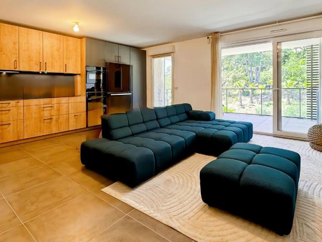 4 Pièces 85 m² • Terrasse Sud Ouest • Vue Piscine • DPE A • Double Garage