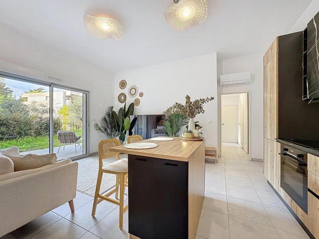 4 pièces 98m2 en rez de jardin 98m² Le Cannet