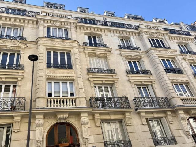 PARIS XVII TERNES / BAYEN 4/5 pièces 110 m2 carrez 2/3 chambres 5ème étage ascenseur A rénover