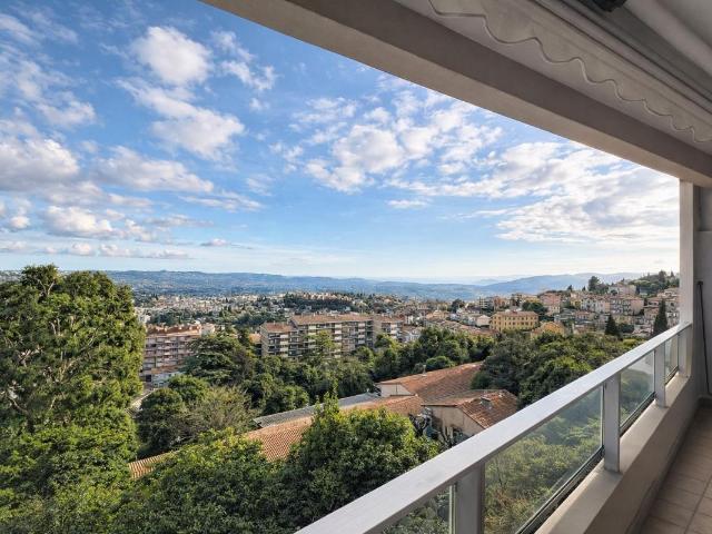 4 PIÈCES + TERRASSE GRASSE
