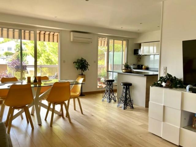 3 PIÈCES TRAVERSANT AVEC TERRASSE – NICE LANTERNE