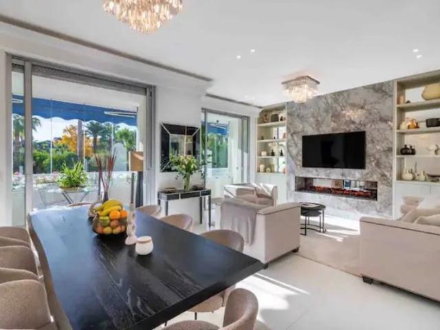 4 PIECES Cannes Croisette