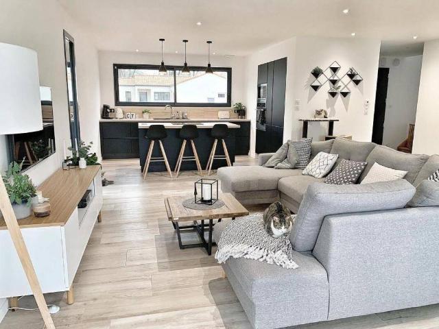 4 PIÈCES de 78m² + TERRASSE + PKG s