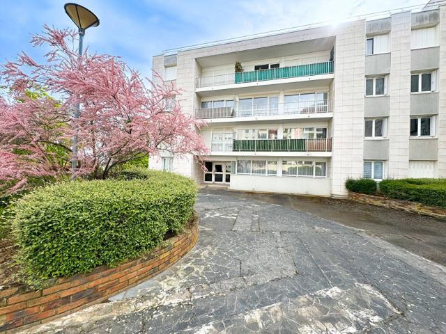 4 PIECES DE 82 LE PLESSIS COEUR DE VILLE