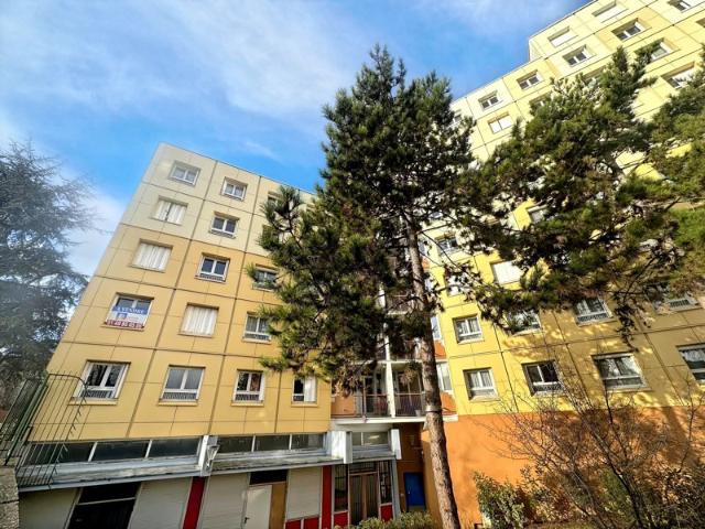 4 pièces de 89.70 m² au pied du RER B LAPLACE