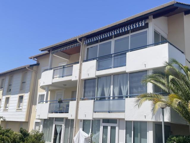 4 pièces de 155.17m2 + combles aménageables Véranda, cellier, parking Anglet