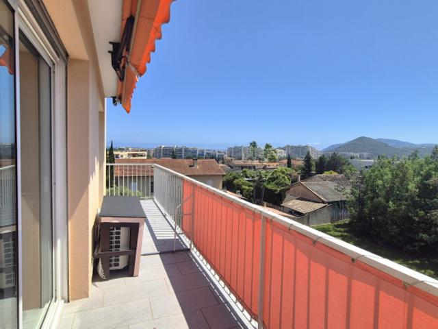 4 pièces en dernier étage sans vis à vis Terrasse sud, vue