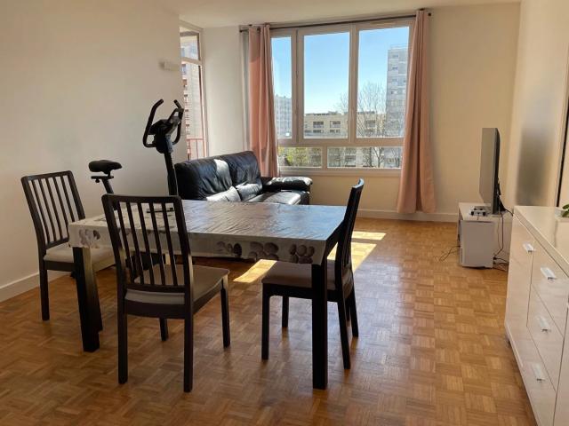 4 pièces traversant à Meudon la Forêt 92360,rue de Woluwé Sai