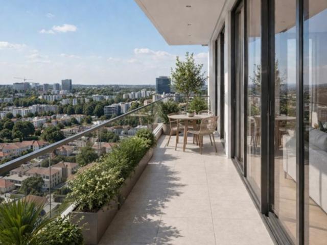 4 pièces en étage élevé grand balcon Sud Ouest Ligne 13 à pied Parking