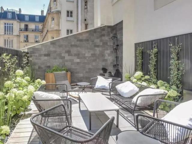 4 PIECES LUMINEUX AVEC TERRASSE