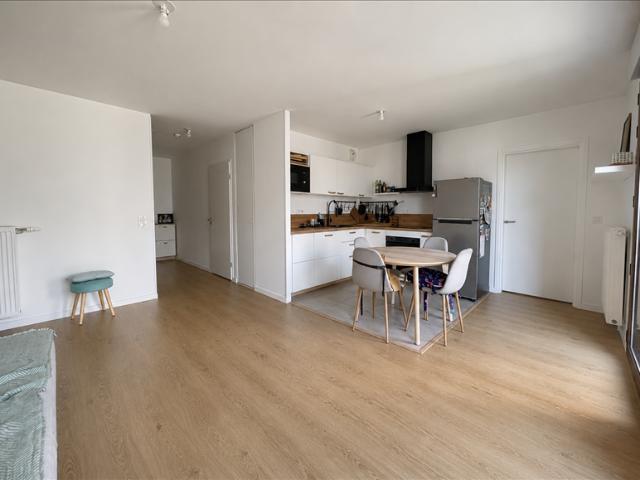 4 pièces Meublé 76,5 m² 2ème étage Colocation non autorisée