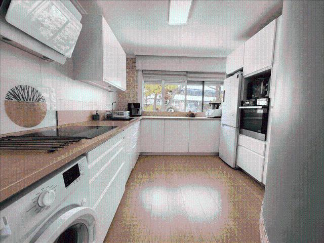 4 pièces Meublé 81,76 m² 2ème étage Colocation non autorisée