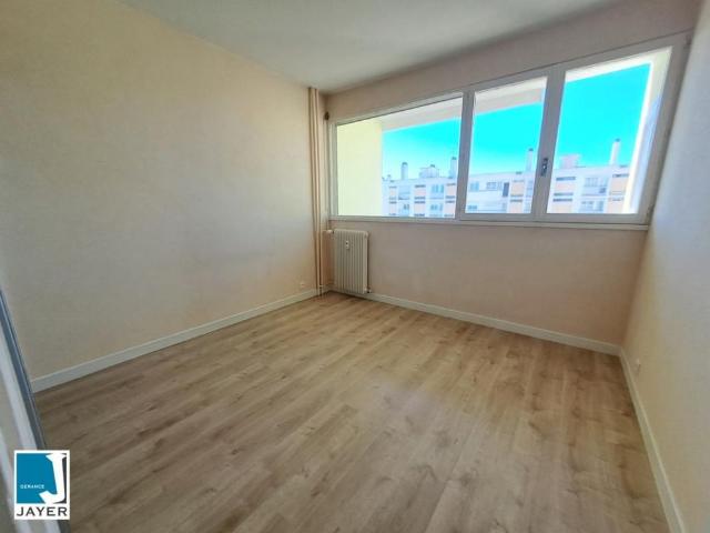 4 PIECES QUARTIER LAENNEC