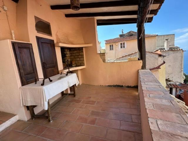 4 PIECES ROQUEBRUNE VILLAGE VUE MER