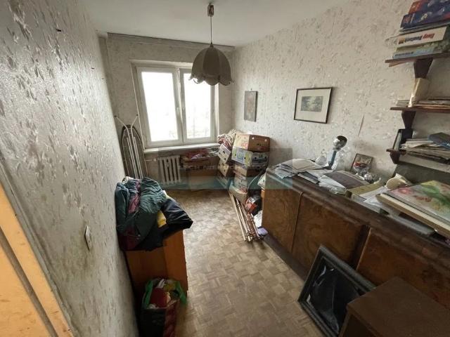 4 pokojowe mieszkanie do remontu z balkonem na Mokotowie