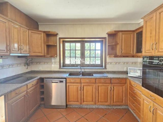 4 quarto, Aveiro Aveiro 3810 LS102306196