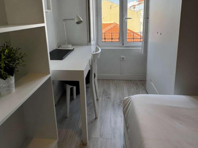 4 quarto, Lisbon Lisbon 1070 306 LS91985439