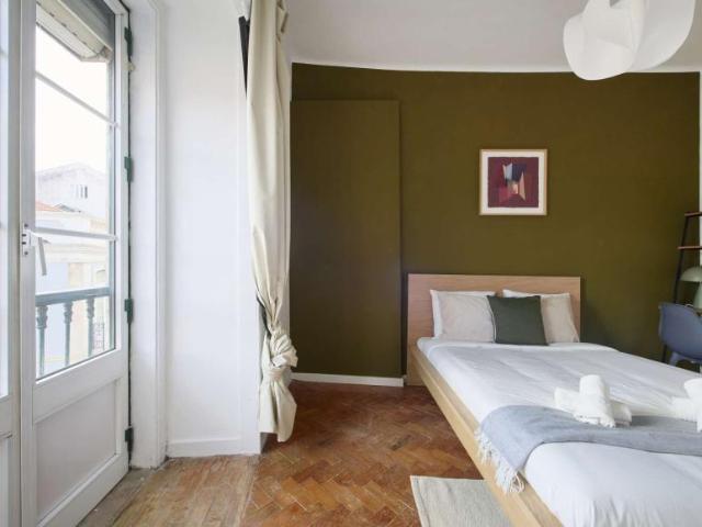 4 quarto, lisbon lisbon 1200 343 102437780