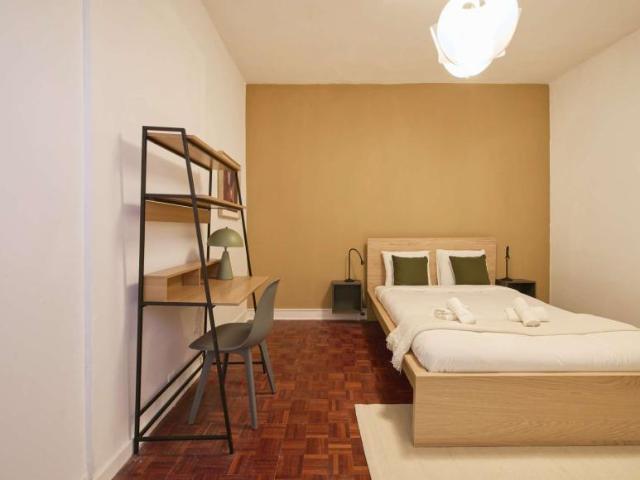 4 quarto, lisbon lisbon 1200 343 102437784