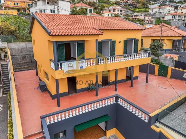 4 quarto, Madeira Funchal 9050 LS102271458