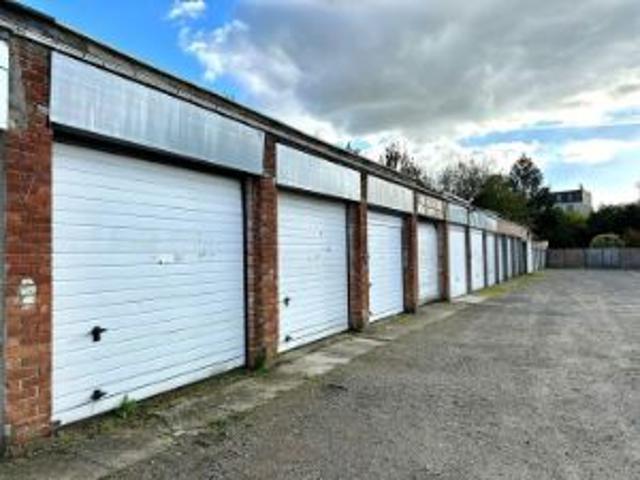 4 ruime garageboxen in Mechelen