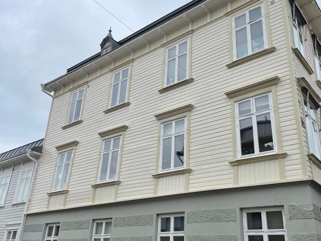 4 rum och kök centralt i Vänersborg 126 m² 12 190 kr