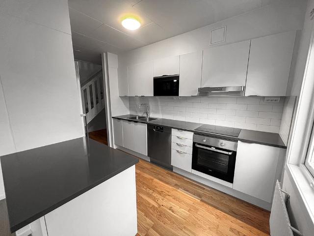 4 rums lägenhet i Västerås 110 m² 14 898 kr
