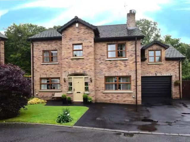 4 Riverside Meadow