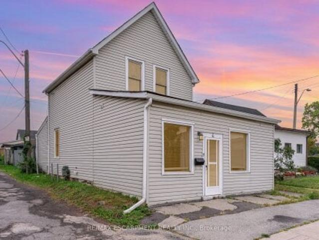 4 Robins Avenue