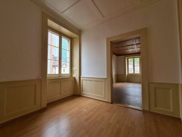 4 room apartment, one month’s rent free!