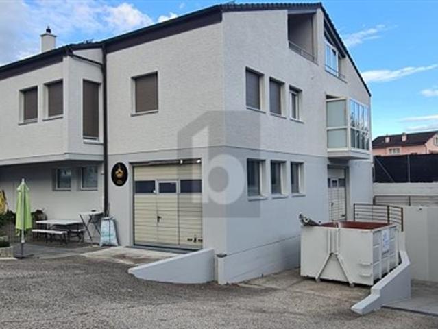 MULTIFUNKTIONALES FITNESSSTUDIO