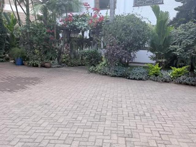 4 Room Office space for Rent on lenana Road