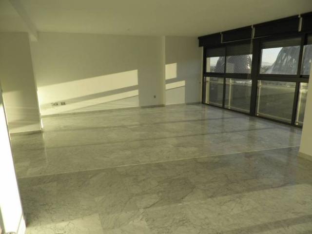 4 room luxury Apartment for rent in Valencia