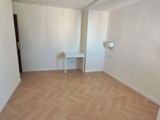4 room luxury Apartment for rent in Valencia