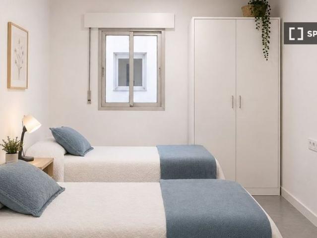 4 room luxury Apartment for rent in Valencia, Spain