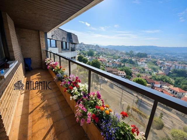 4 room luxury Apartment for rent in Vigo, Galicia