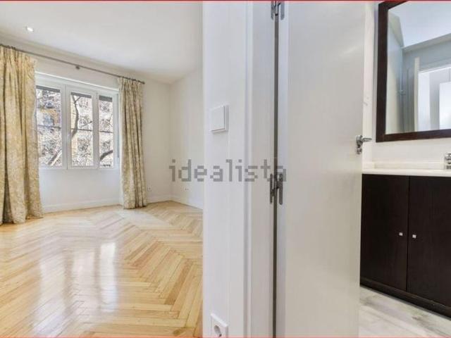 4 room luxury Flat for rent in Madrid, Spain